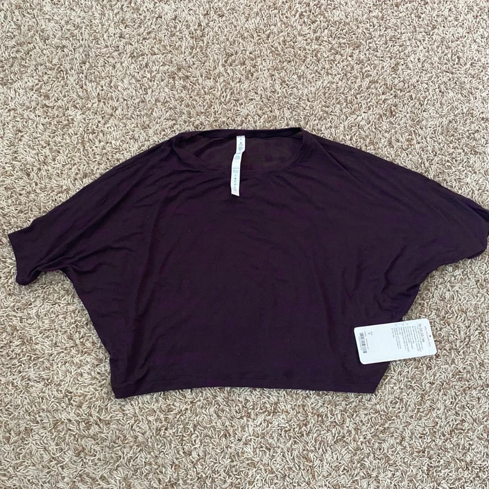 Lululemon Go Om Short Sleeve Tee
Mini Ghost Weave Burnout NWT Size 6 - Picture 3 of 8